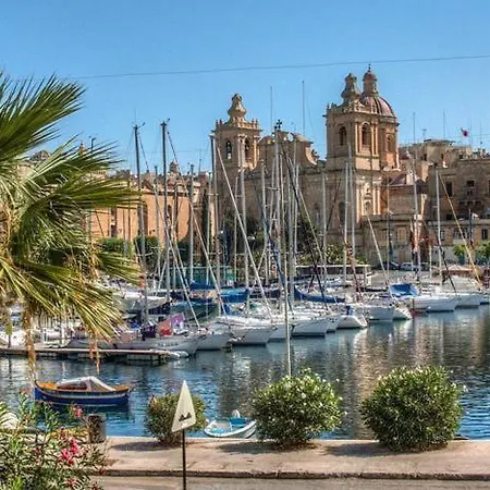 Lejlighed Two Bedroom With Balcony, Wifi And Ac Msida