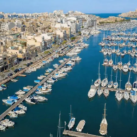 Two Bedroom With Balcony, Wifi And Ac * Msida