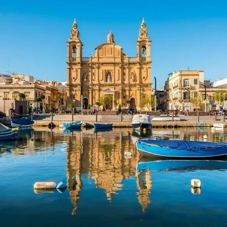 Two Bedroom With Balcony, Wifi And Ac Msida